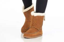 FINAL SALE - Chestnut BILLY Cozy Quilt Lux Boots 15 FINAL SALE - Chestnut BILLY Cozy Quilt Lux Boots -Billy BK21326 250 studio standing 2 940x614 935edb94 e79e 40ac 9f60 e212cdffd0eb