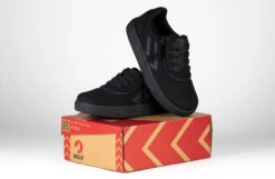 Black To The Floor BILLY CS Sneaker Low Tops 21 Black To The Floor BILLY CS Sneaker Low Tops -Billy BK22343 001 Studio 3 940x614 1e49cbb1 083a 460a 989a 00ddf396cf0f