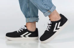 Black/White BILLY CS Sneaker Low Tops -Billy BK22343 002 studio standing 1 940x614 eacff3a2 21c8 489a a5ec df27be06e299